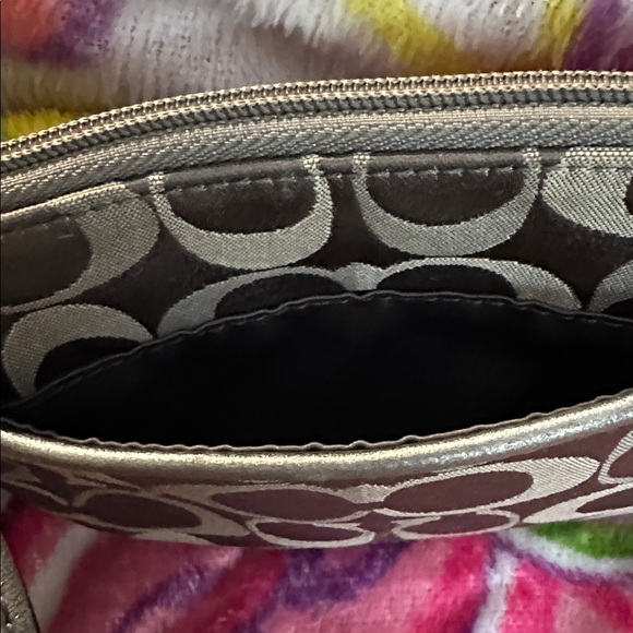 Coach Metallic Gray Wristlet with small hangtag - Picture 6 of 6